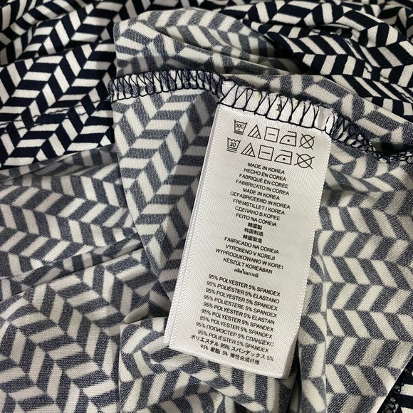 Michael Kors Chevron Print With Gold Chain Detail Blouse - Picture 8 of 8